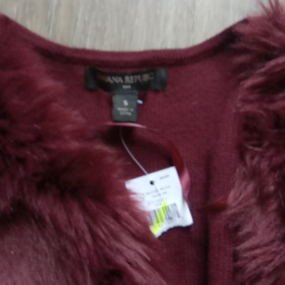 Banana republic burgundy sweater size small NWT - Picture 3 of 3
